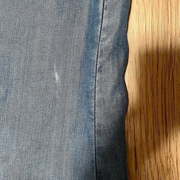 NWT Guess Distressed Denim Button Down Shirt Size XS - Picture 6 of 8